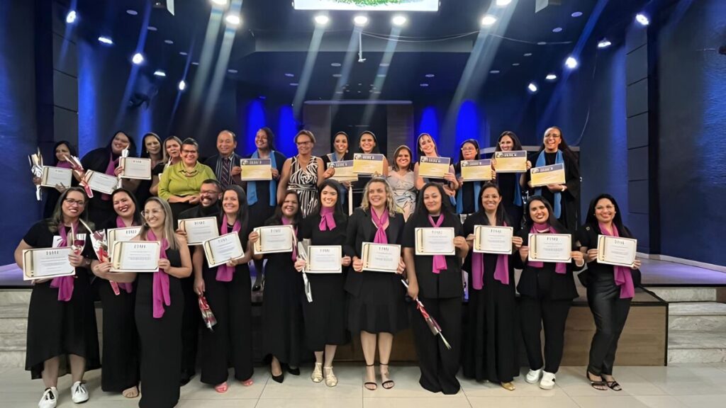 Descubra como a formatura na APEC está transformando o Visão Kids e fortalecendo a evangelização das crianças.